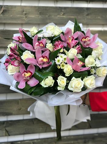 Букет цветов из: Розы и Хризантемы в Михайловке Приморский край