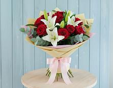 Букет цветов из:  Лилии и Розы в Михайловке Приморский край