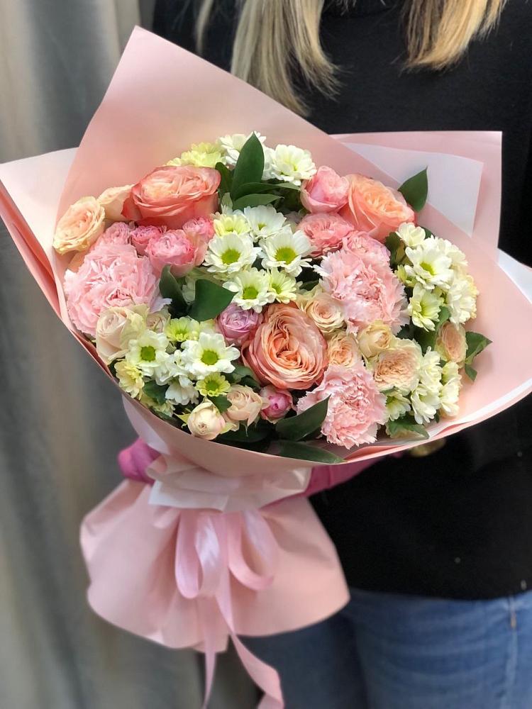 Букет цветов из: Гвоздики, Розы и Хризантемы в Михайловке Приморский край