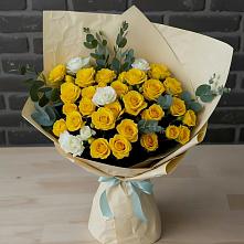 Букет цветов из:  Розы в Михайловке Приморский край