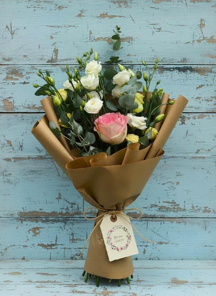 Букет цветов из: Розы и Лизиантусы в Михайловке Приморский край