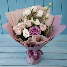 Букет цветов из:  Розы и Лизиантусы в Михайловке Приморский край