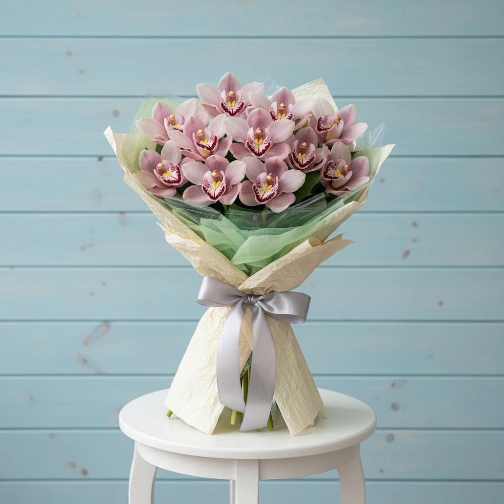 Букет цветов из: Орхидеи и Розы в Михайловке Приморский край