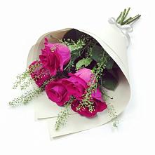 Букет цветов из:  Розы в Михайловке Приморский край