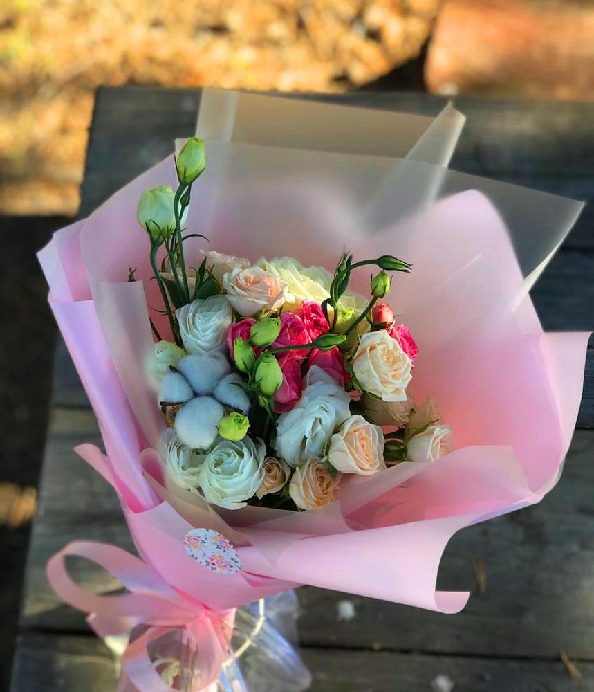 Букет цветов из: Розы и Лизиантусы в Михайловке Приморский край