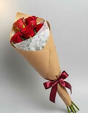 Букет цветов из:  Розы в Михайловке Приморский край