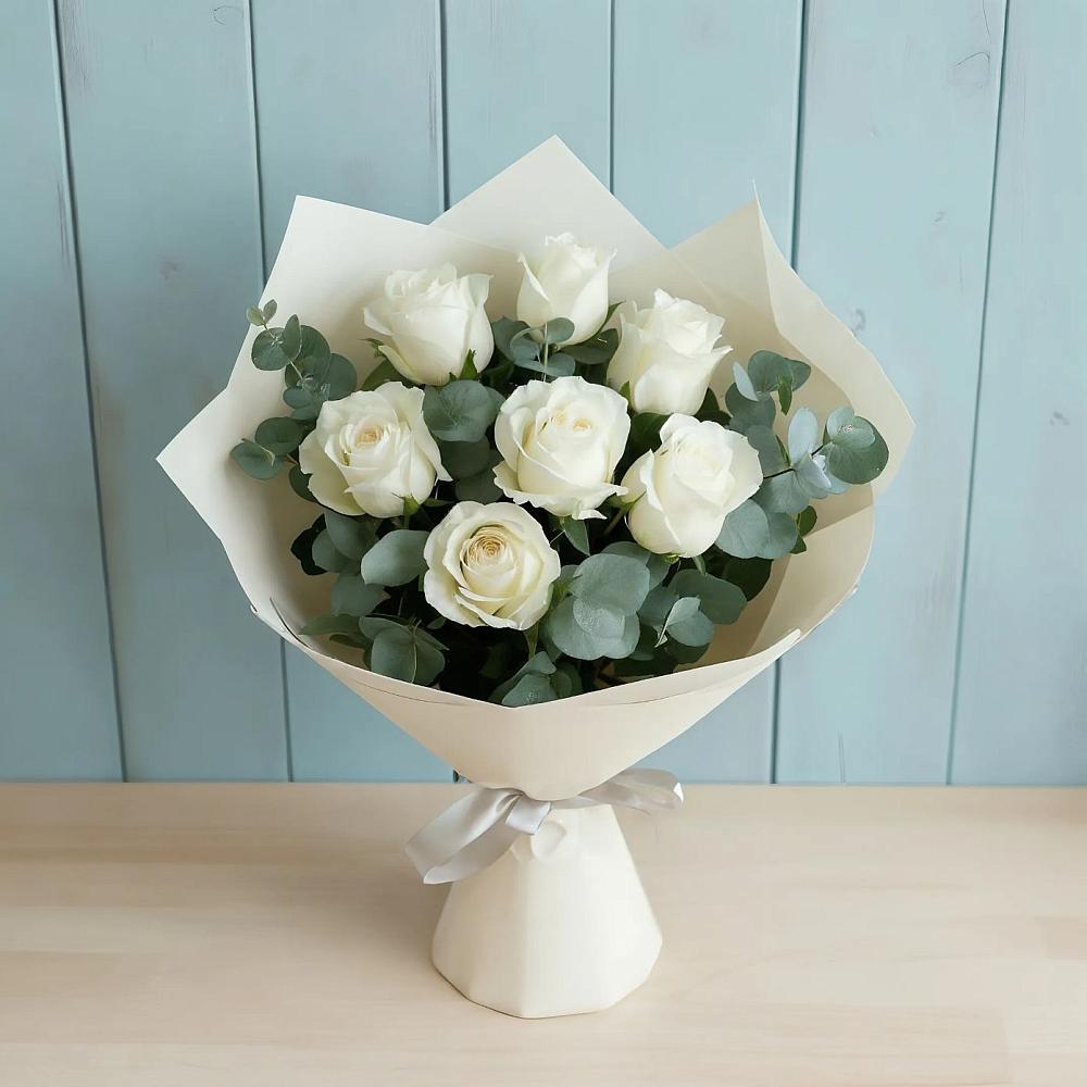 Букет Белые розы в Эвкалипте в Михайловке Приморский край