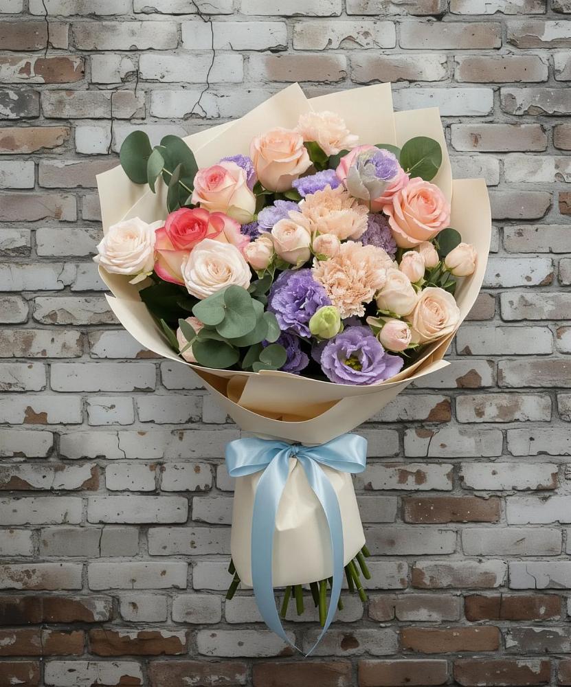 Букет цветов из: Розы, Лизиантусы и Гвоздики в Михайловке Приморский край