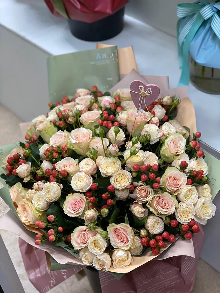 Букет цветов из: Розы в Михайловке Приморский край