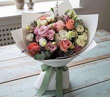 Букет цветов из:  Розы, Лизиантусы и Гвоздики в Михайловке Приморский край