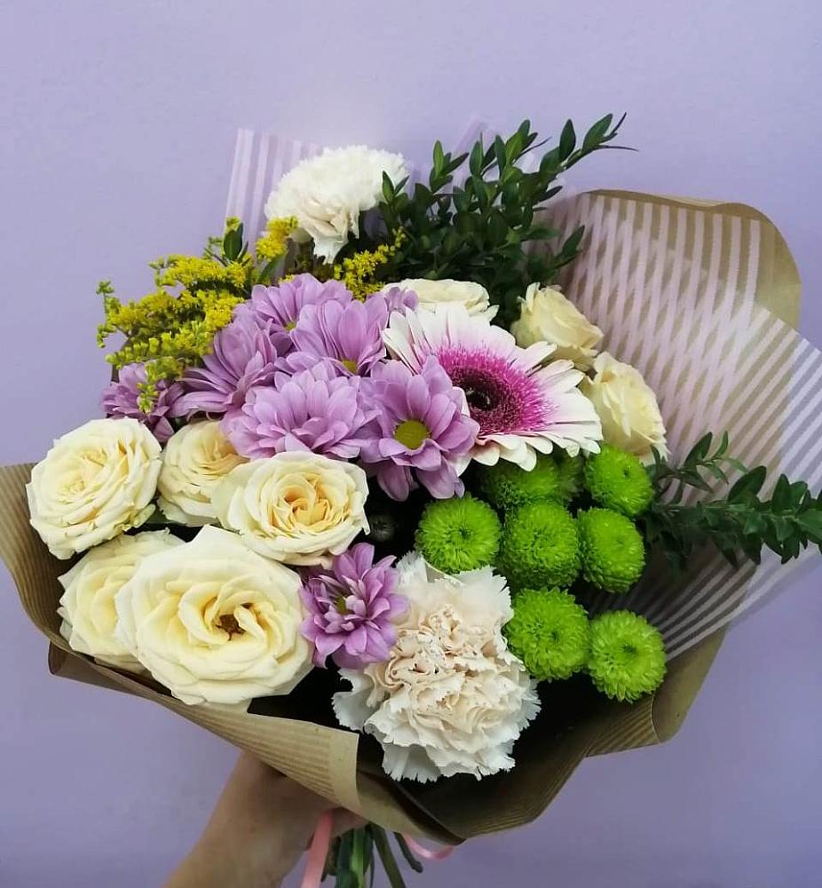 Букет цветов из: Хризантемы, Розы, Гвоздики и Герберы в Михайловке Приморский край