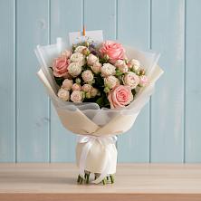 Букет цветов из:  Розы в Михайловке Приморский край