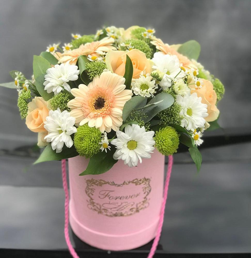 Цветочная композиция из Розы, Герберы и Хризантемы в шляпной коробке в Михайловке Приморский край