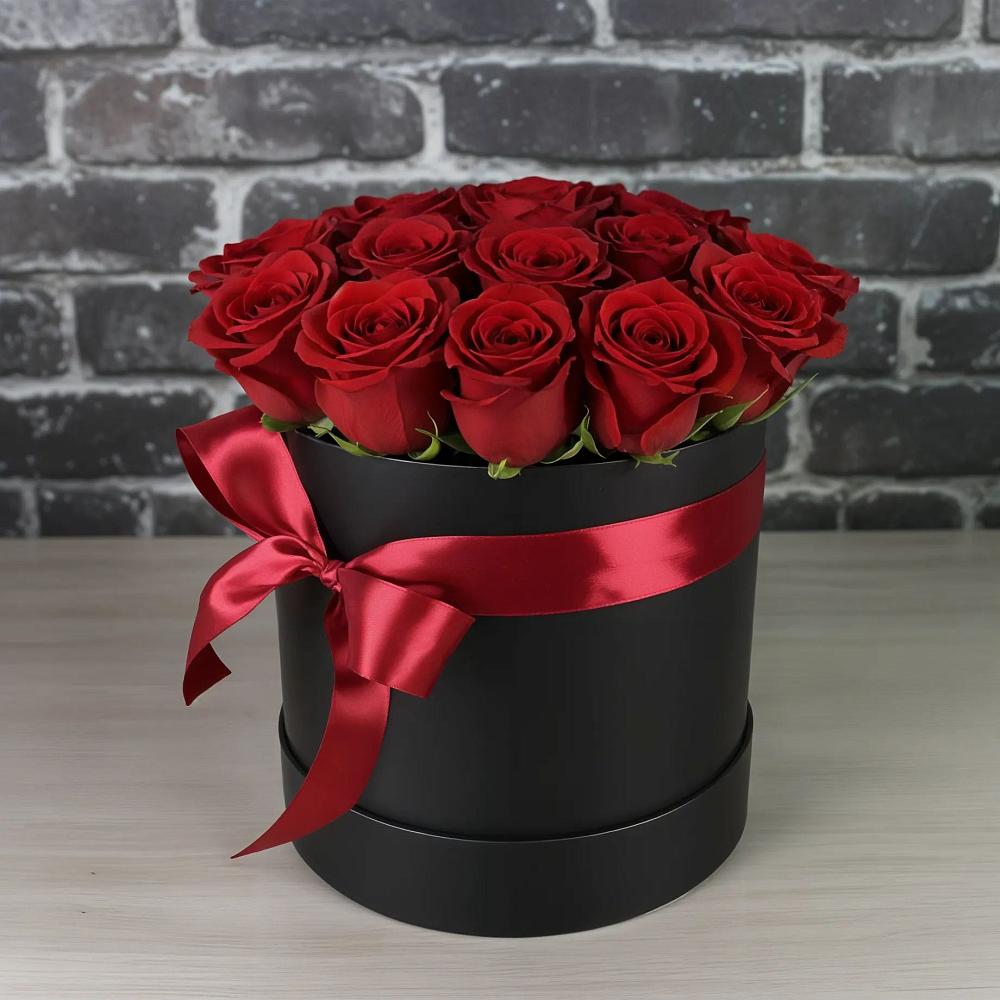 Цветочная композиция из Розы в шляпной коробке в Михайловке Приморский край