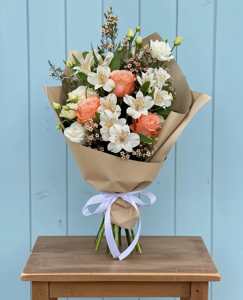 Букет цветов из: Альстромерии, Лизиантусы, Розы и Хризантемы в Михайловке Приморский край