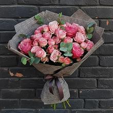 Букет цветов из:  Розы в Михайловке Приморский край