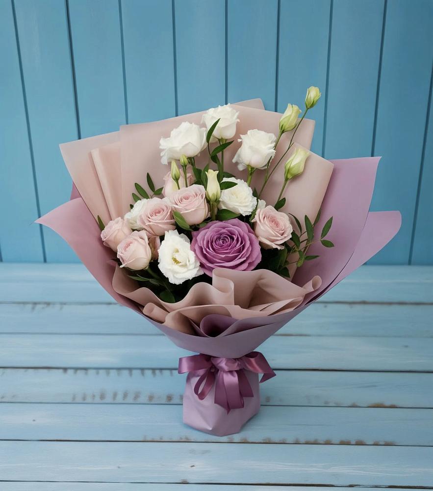 Букет цветов из: Розы и Лизиантусы в Михайловке Приморский край